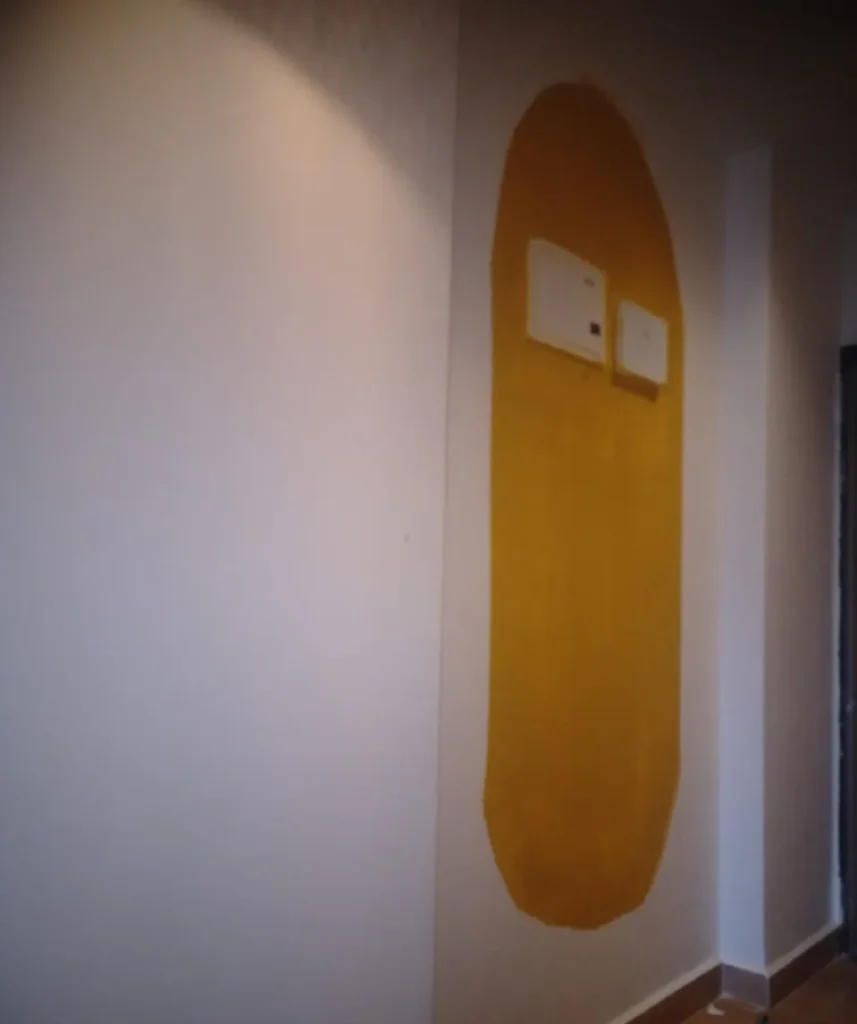 wall in a home in need of a wallpaper